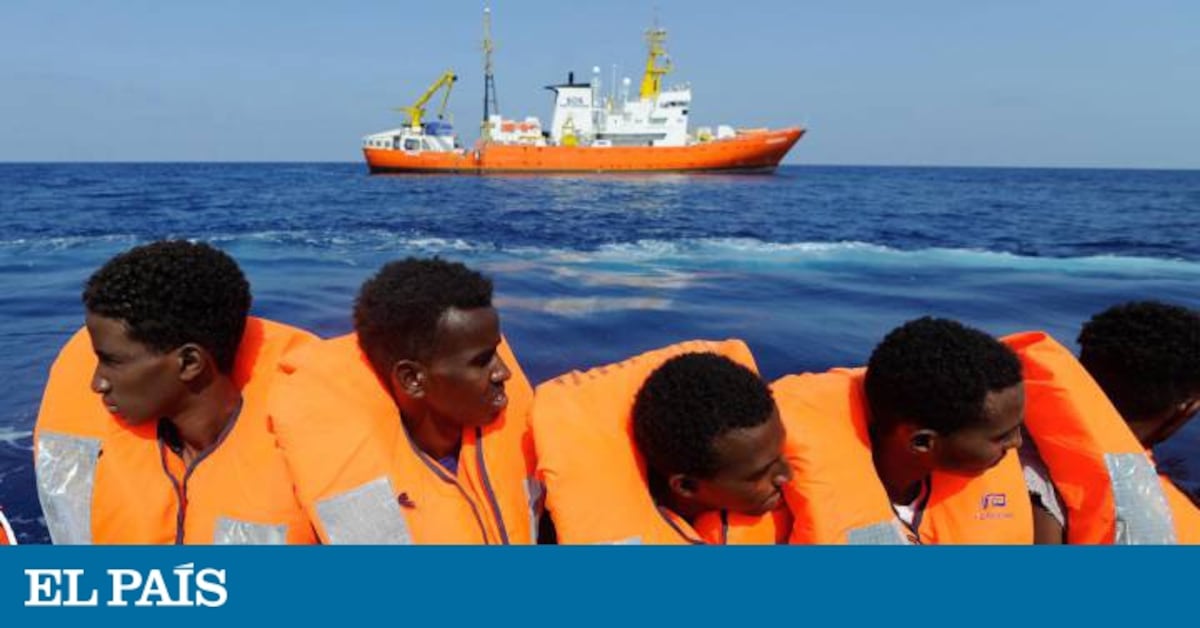 Migrant crisis in Europe: Gibraltar calls on ‘Aquarius’ rescue ship to ...