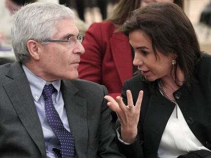 El presidente de Renfe, Isaías Táboas, junto a la presidenta de Adif, Isabel Pardo de Vera