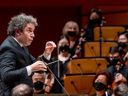 El director venezolano Gustavo Dudamel conduce un concierto de la oruqesta Filarmónica de Los Ángeles, el pasado 9 de octubre.