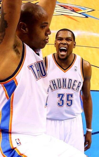 Durant grita ante un mate de Butler. 