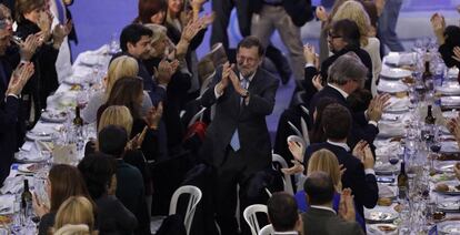 Mariano Rajoy junto con Cristina Cifuentes, preside la cena de Navidad.