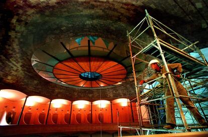 Restauración del teatro de la Massa de Vilassar de Dalt, Barcelona, obra del arquitecto Rafael Guastavino. Construido en 1881.