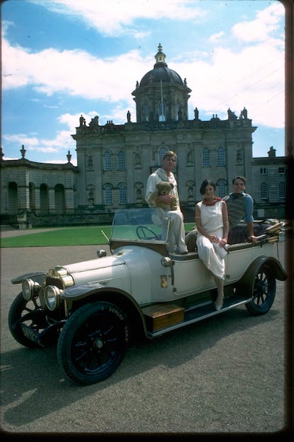 Anthony Andrews, Diana Quick y Jeremy Irons en 'Retorno a Brideshead' (1981).