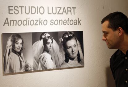 Galería Bidea reúne retratos de novias del Estudio Luzart de Bilbao.