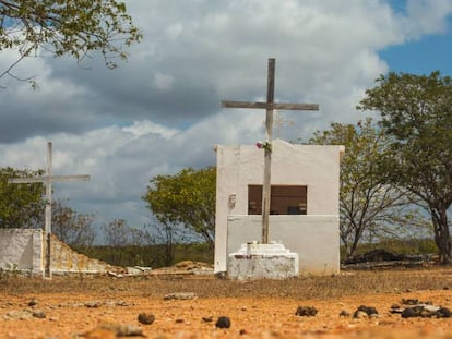 Cementerio del ‘campo de concentración’ en Senador Pompeu, en el estado de Ceará: ni siquiera los cadáveres de los migrantes se enterraban con los demás.