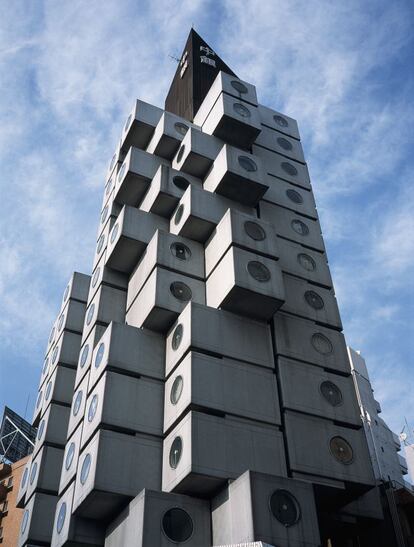 La torre Nakagin, en Tokio, una leyenda arquitectónica setentera (obra de Kisho Kurokawa).