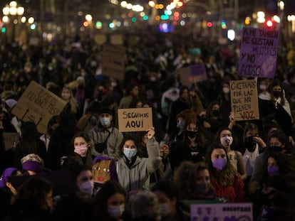 Manifestación feminista en el centro de Barcelona, el 8 de marzo del año pasado.