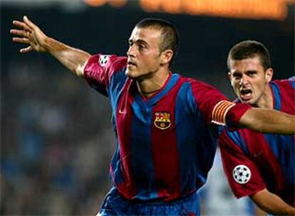 Luis Enrique festeja el gol logrado.