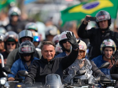 El presidente Bolsonaro, este martes en un acto de campaña en la ciudad de Sorocaba (São Paulo).