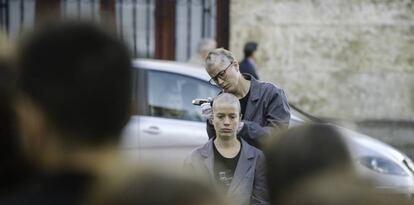 Las hermanas Mónica y Gema del Rey Jordà, durante la performance en Sagunt.