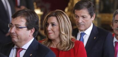 Guillermo Fernández Vara, junto con Susana Díaz y Javier Fernández, el pasado 12 de octubre.