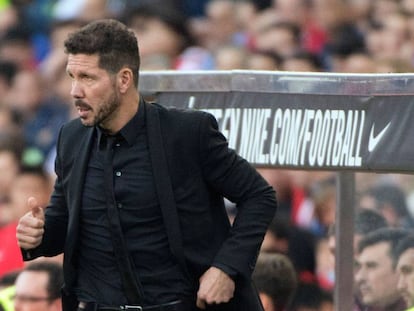 Simeone durante el partido.