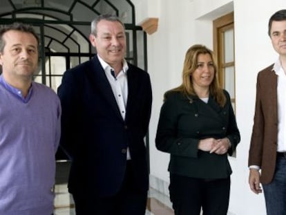 Jos&eacute; Antonio Castro, Francisco &Aacute;lvarez De la Chica, Susana D&iacute;az y Carlos Rojas, en el Parlamento.