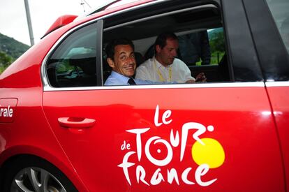 El presidente francés Nicolas Sarkozy no se ha querido perder la etapa, en la que se conmemoraba el centenario de la primera subida al Col del Tourmalet.