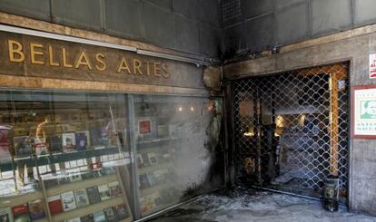 Estado de la librería tras el ataque.