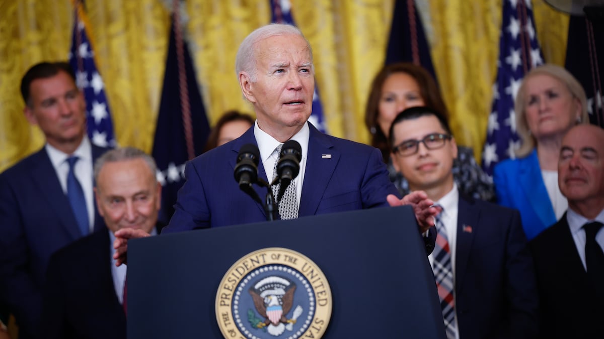 Biden begins legalizing half a million undocumented immigrants | USA