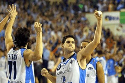La victoria por 88 a 81 ante el Baloncesto León coloca al Bruesa en la ACB.