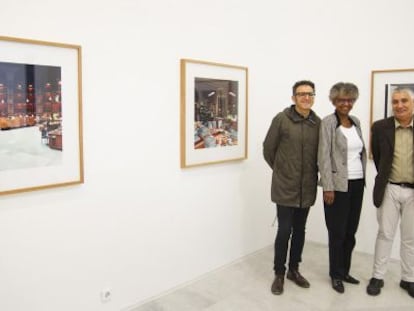 El director del Festival de Cine de Sevilla, la directora del Instituto Francés de Sevilla, y el director del Centro Andaluz de Arte Contemporáneo (CAAC), en el CAAC.