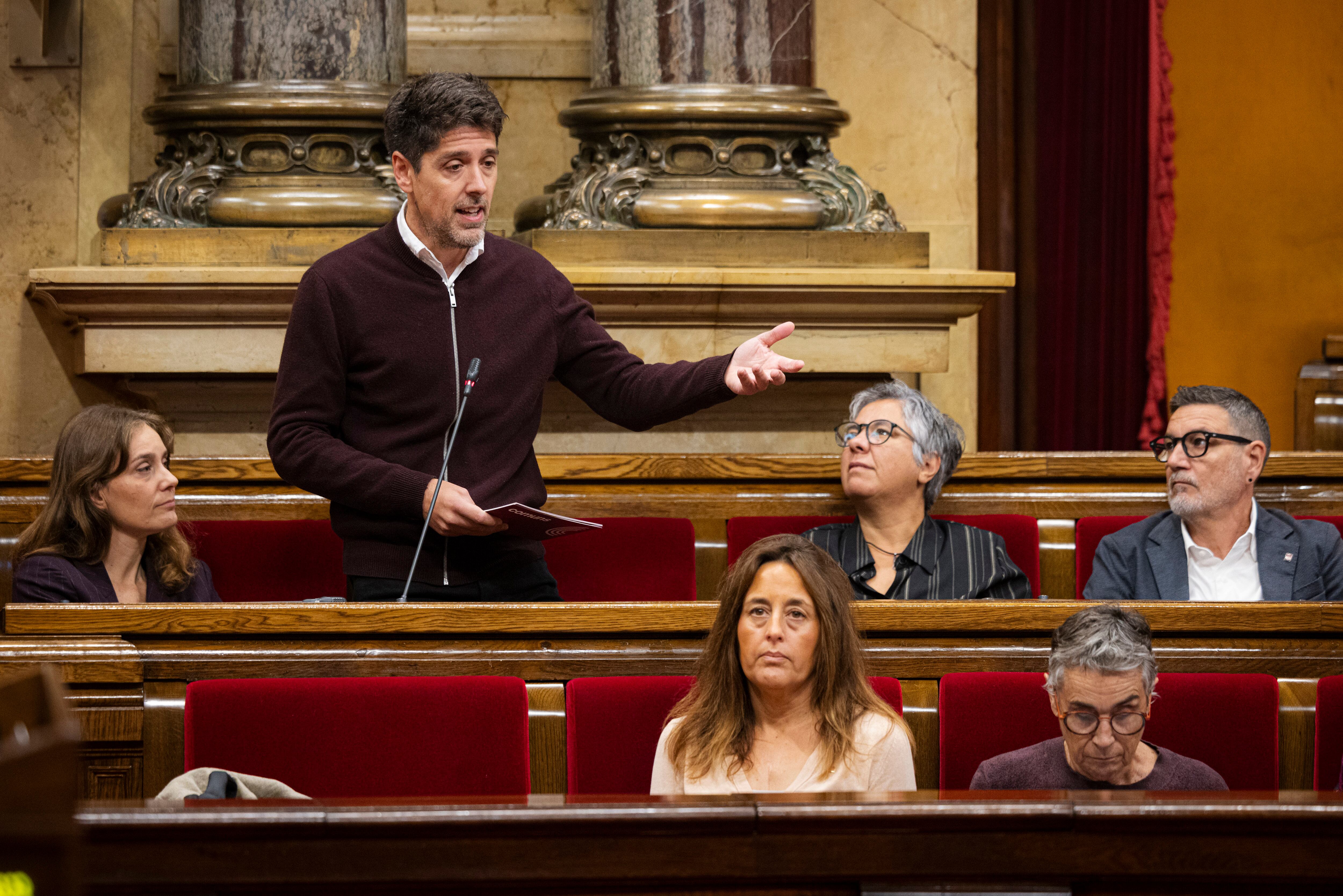 David Cid, portavoz de Comuns, en un momento de la sesión de control.