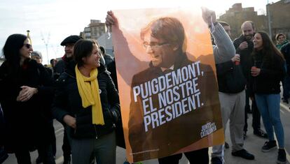 Cartel con la imagen de Puigdemont durante una protesta en Barcelona.