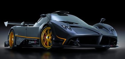 El Zonda R tiene todo el aspecto de un bólido de carreras.