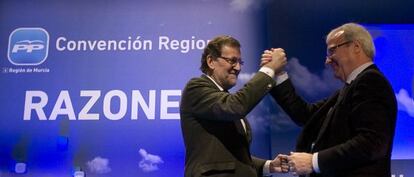 Mariano Rajoy y Ramón Luis Valcárcel en la convención del PP de Murcia.