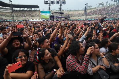 Asistentes al segundo día del festival Vive Latino en el Foro Sol, el 15 de marzo de 2020.