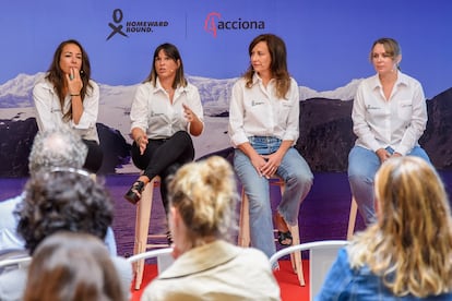 Siete científicas españolas viajarán este año a la Antártida con la iniciativa Homeward Bound, un programa global que pretende reforzar el papel de las mujeres en la toma de decisiones ante retos globales como el cambio climático, la contaminación por plásticos o la deforestación. Tras un parón de dos años por la pandemia, dicho programa australiano de liderazgo femenino, apoyado por Acciona en España, retoma este año su actividad con dos expediciones de 188 mujeres de 25 países.