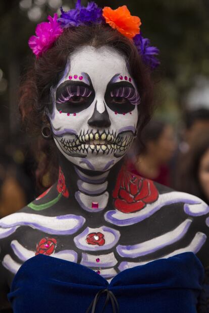 Cada participante completó su caracterización con flores o motivos típicos mexicanos.