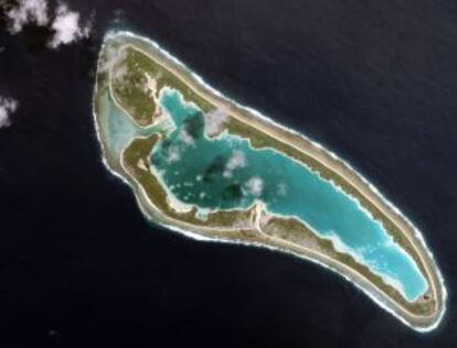 Vista del atolón Nikumaroro, en las Rawaki (Kiribati).