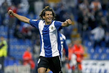 Nelson Valdez celebra su tanto ante el Levante.