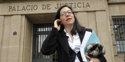 La exedil socialista de Ourense Áurea Soto, en los juzgados en 2014.