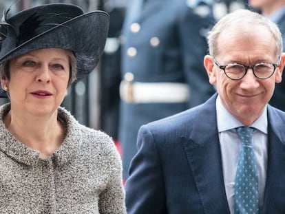 La primer ministra brit&aacute;nica Theresa May, con su marido, Philip May