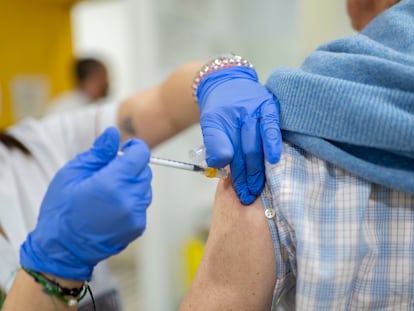 Vaccino combinato contro l'influenza e il COVID-19