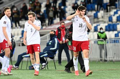 Kvaratskhelia celebra el gol de su selección ante los de Luis Enrique.