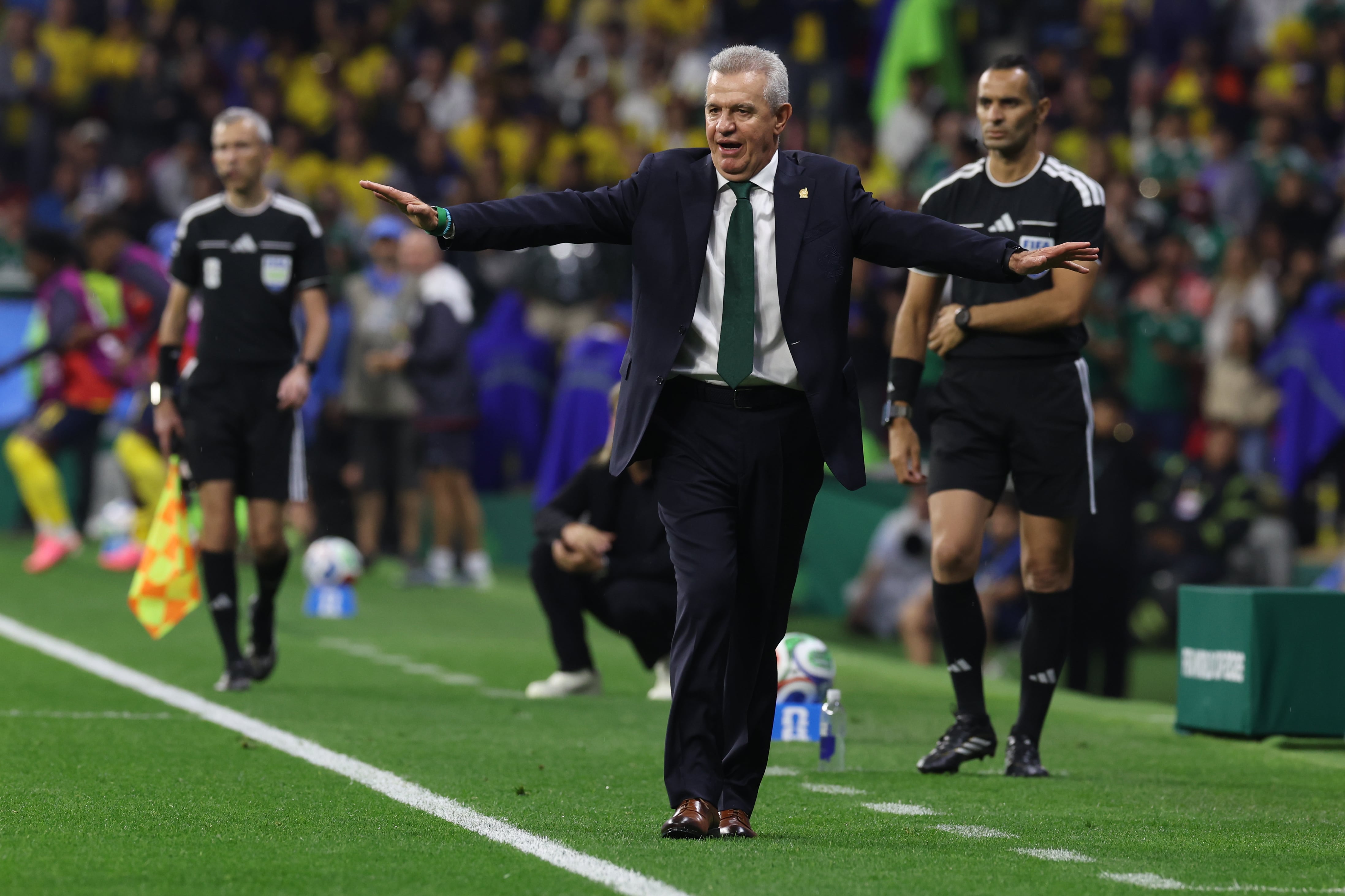 El Valencia ficha a Javier Aguirre, un entrenador de olfato para rescatar a un grande