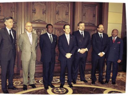Corruptos y multinacionales saquean África