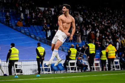 Marco Asensio celebra su gol en el partido del Real Madrid contra el Granada.