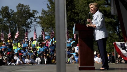 Clinton hace campaña en Ohio