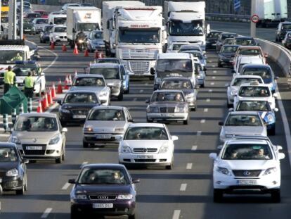 La operación retorno comienza con la gasolina más barata de los últimos cinco años