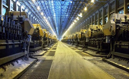 Cubas de electrólisis en la planta de Avilés.