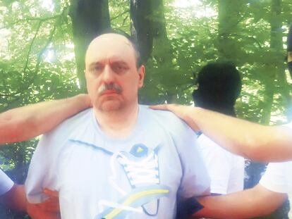 Fuerzas serbias arrestan a Goran Hadzic en las montañas de Fruska Gora.