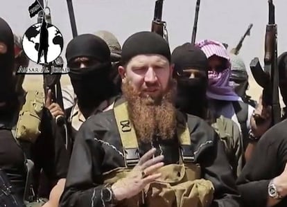 Imagen de un vídeo que muestra a los combatientes del ISIS en 2014.