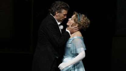 Los cantantes Thomas Hampson y Renée Fleming, en un momento de 'Arabella', en Salzburgo.