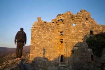 Ruinas del castillo de Trevejo, en la sierra de Gata (Extremadura).