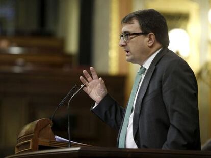 El portavoz del PNV, Aitor Esteban, durante su intervención en el pleno del Congreso.