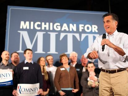 Romney en un mitin, el lunes, en Albion, Michigan.