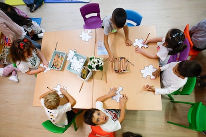 Alumnos de CPI Plurilingüe de la localidad coruñesa de Vedra regresan a las aulas este lunes.