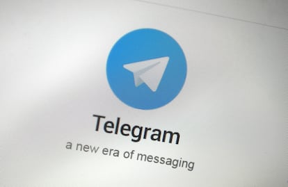 El logo de la app de mensajería Telegram en la pantalla de un dispositivo.