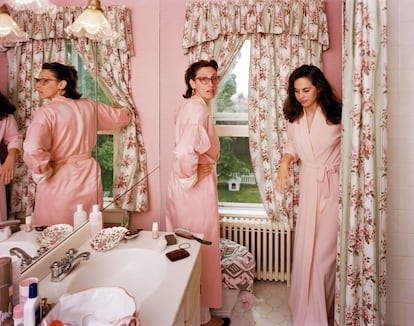 ‘Jill and Polly in the Bathroom’ (Jill y Polly en el cuarto de baño), 1987